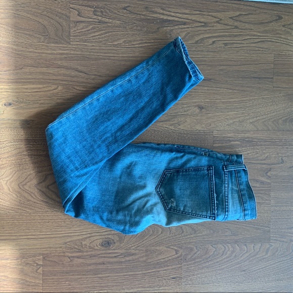 Current Elliott High Waist Ankle Skinny with subtle knee rips - Picture 5 of 5